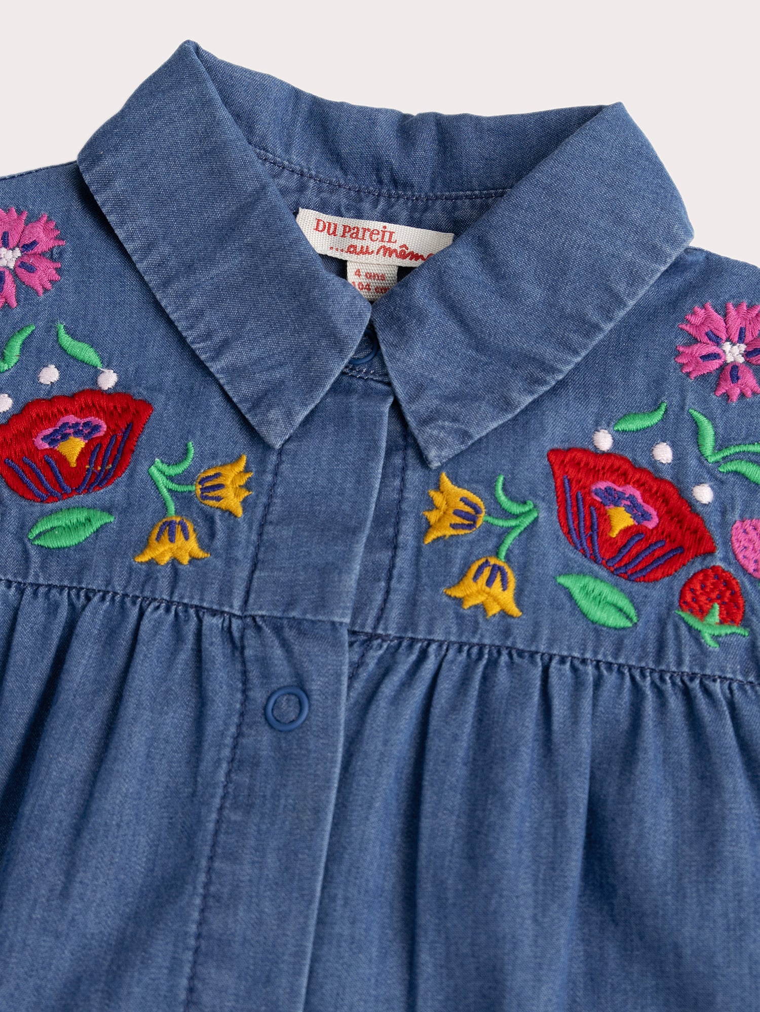 Abito in jeans con ricamo floreale - Image 2