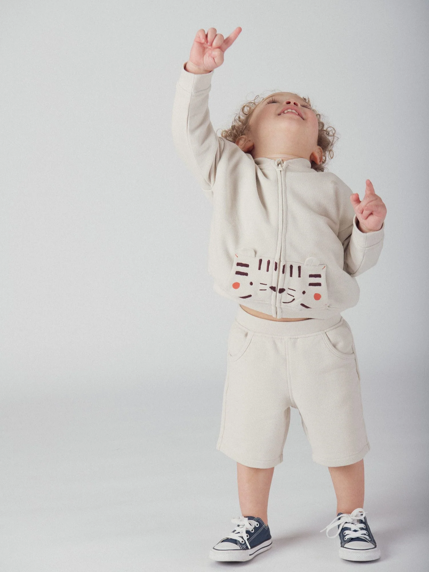 Bermuda beige con stampa di "Tigre" per bambino - Image 3
