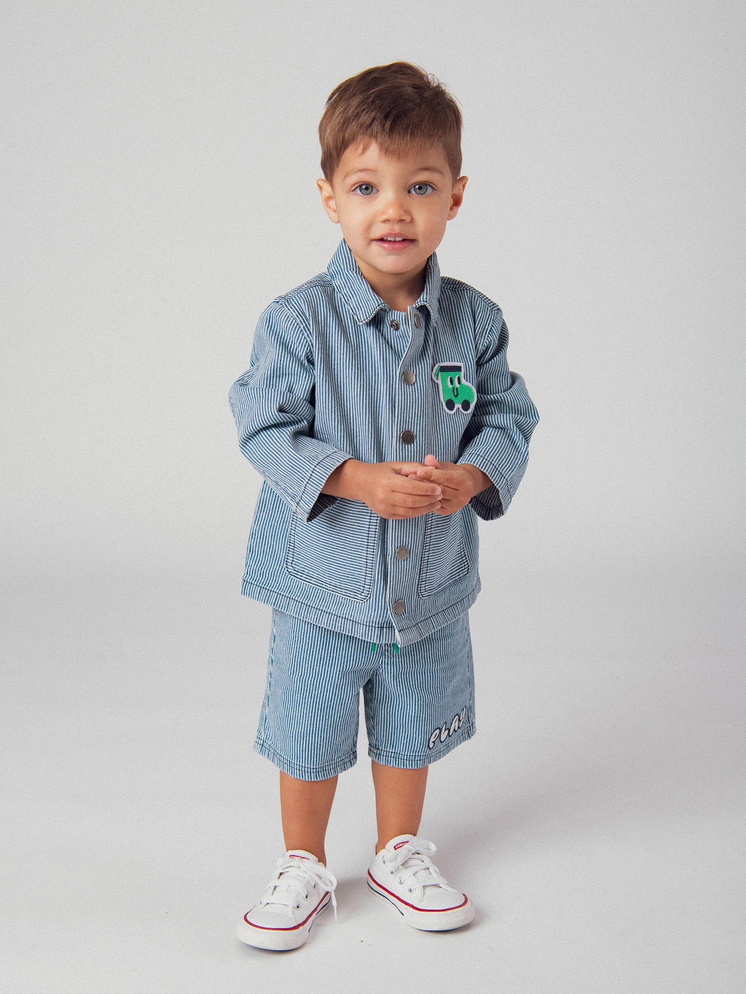 Bermuda in denim a righe "Play" blu e écru per bambino - Image 3