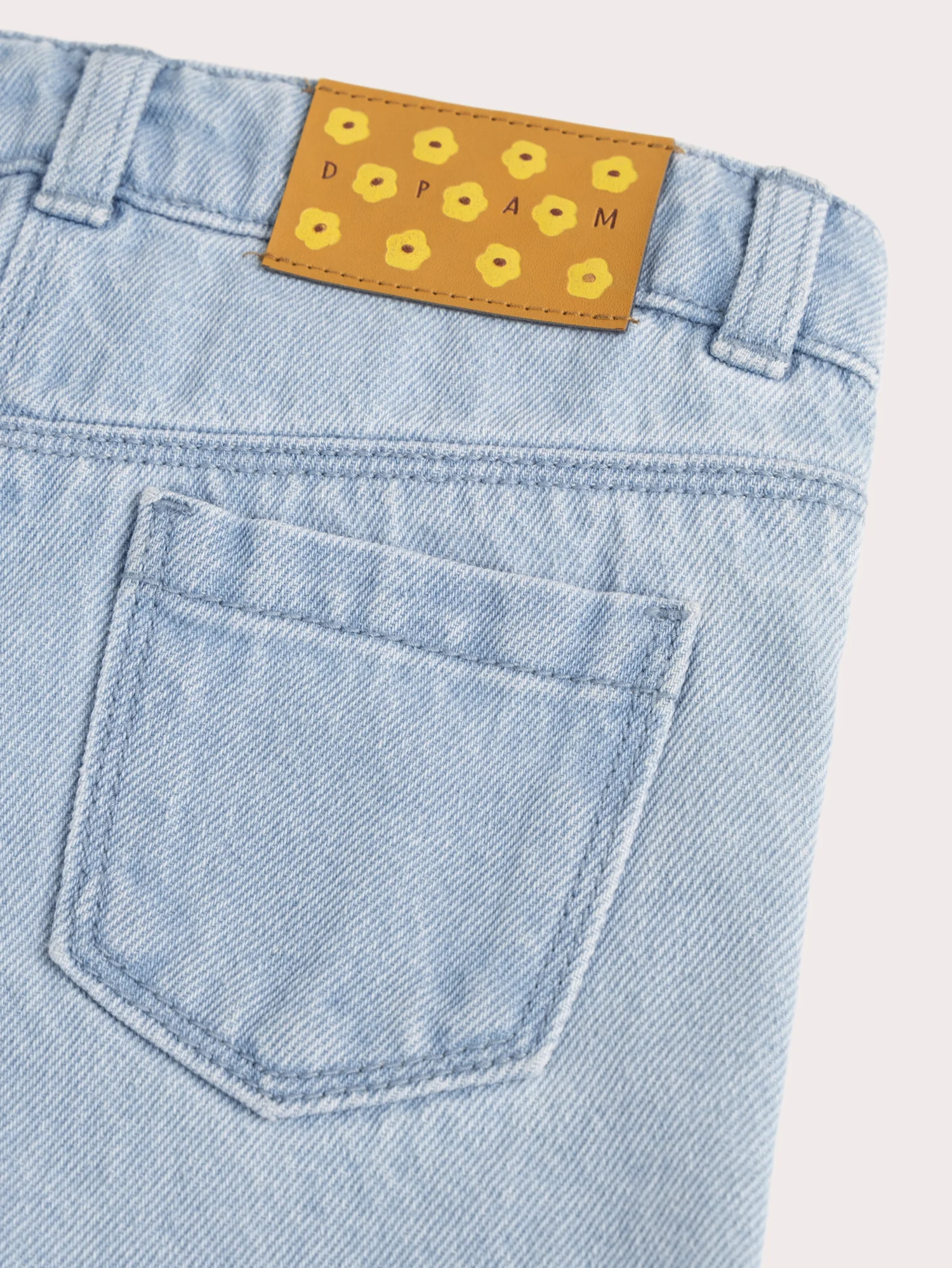 Bermuda ricamata in denim blu chiaro - Image 4
