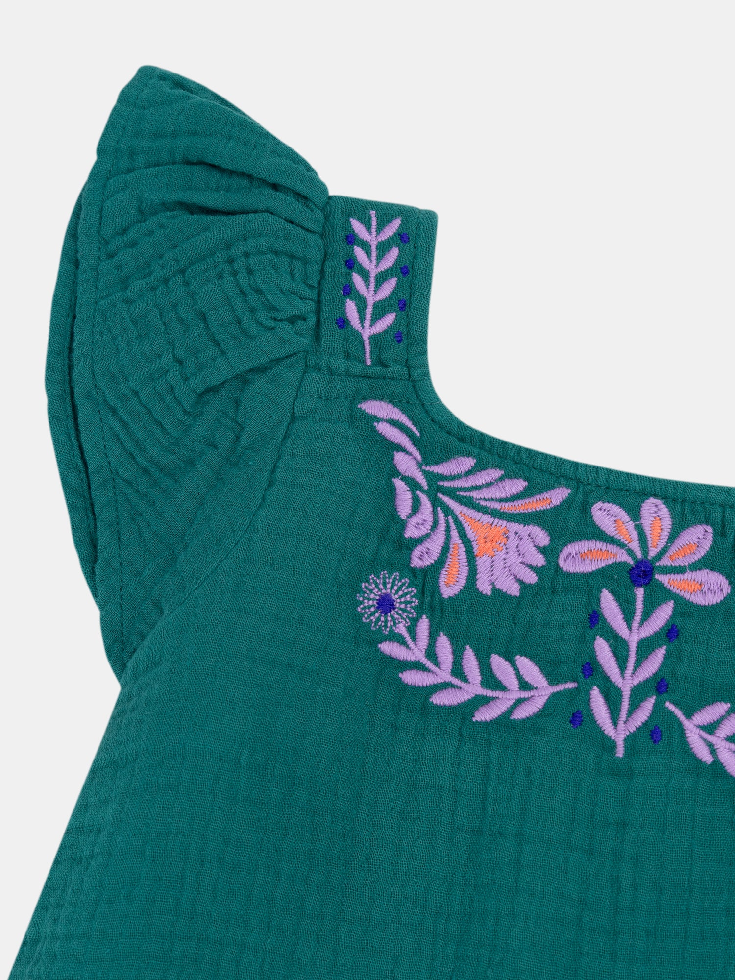 Blusa verde con ricami floreali per ragazza - Image 4