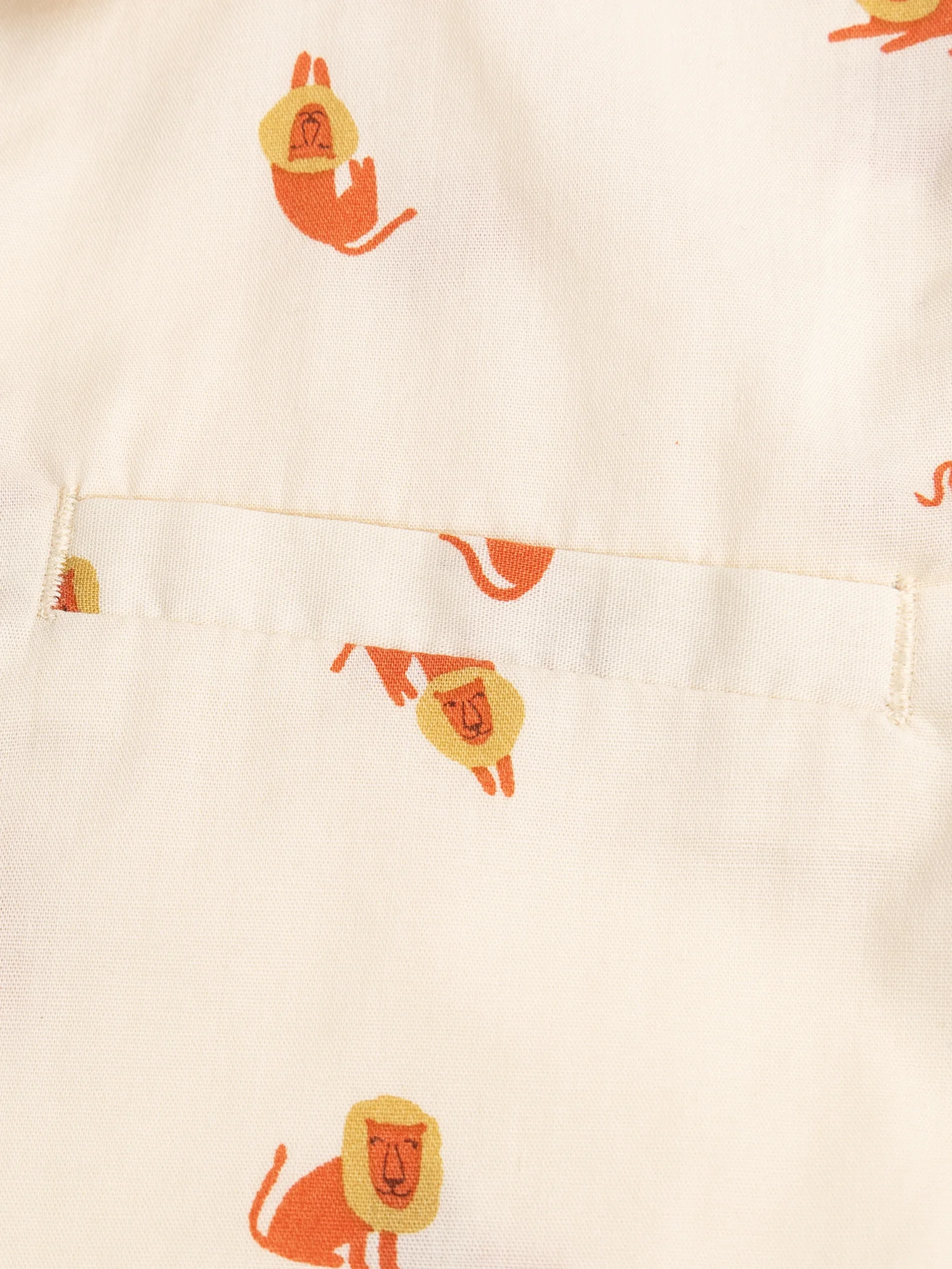 Camicia a Maniche Corte con Stampa di Leoni - Image 3
