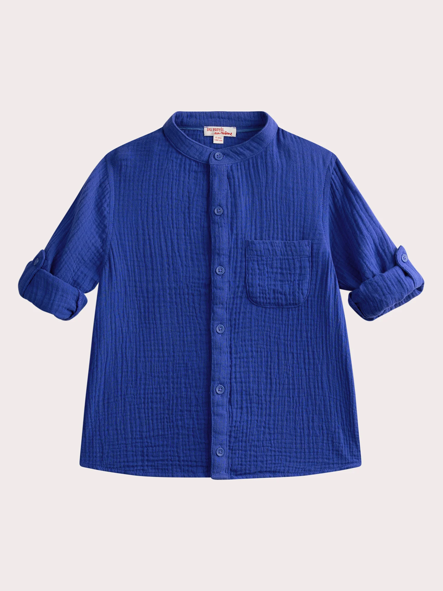 Camicia blu con collo tunisino in gaze di cotone