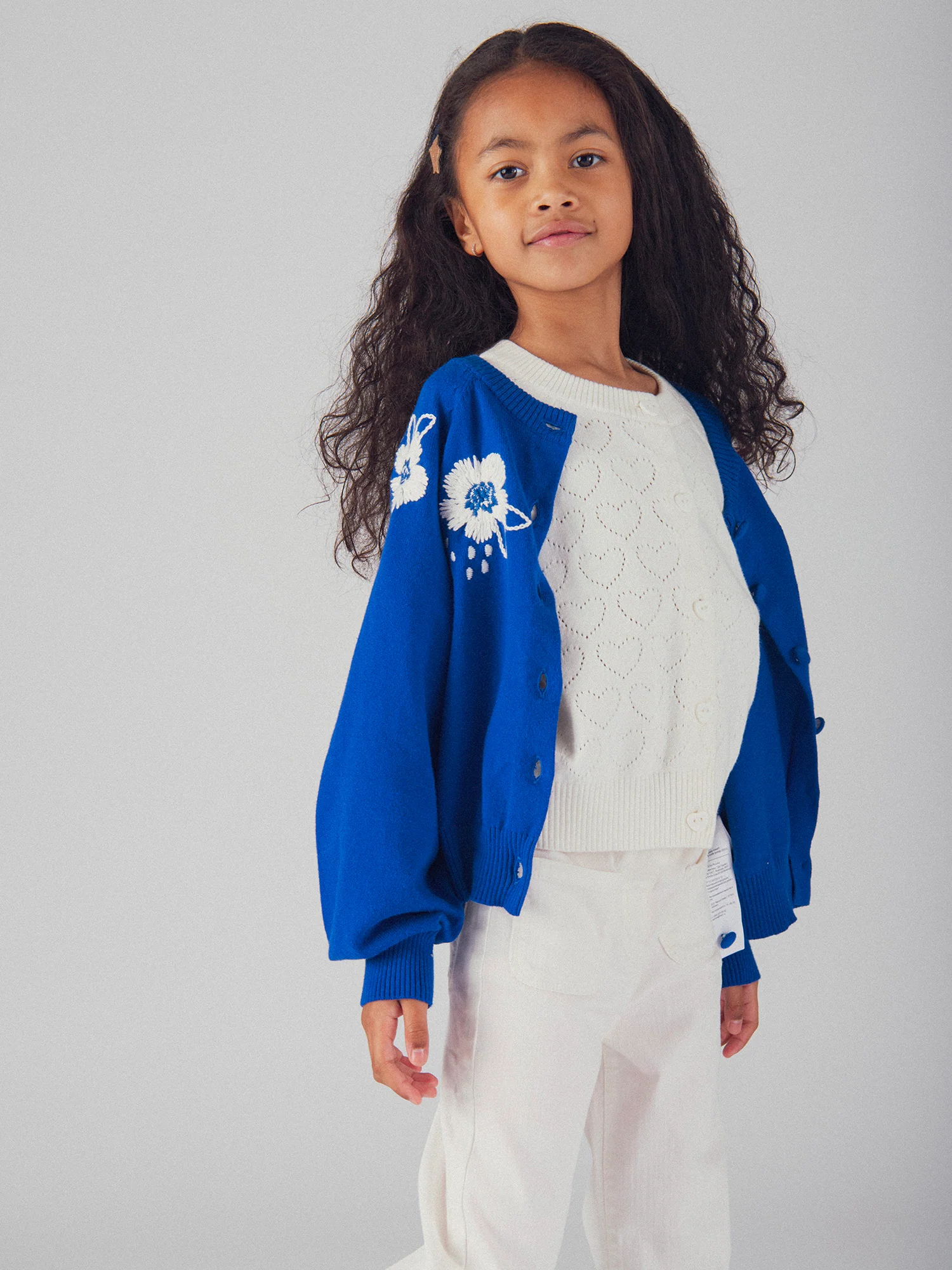 Cardigan blu con ricamo di fiori per ragazze - Image 4