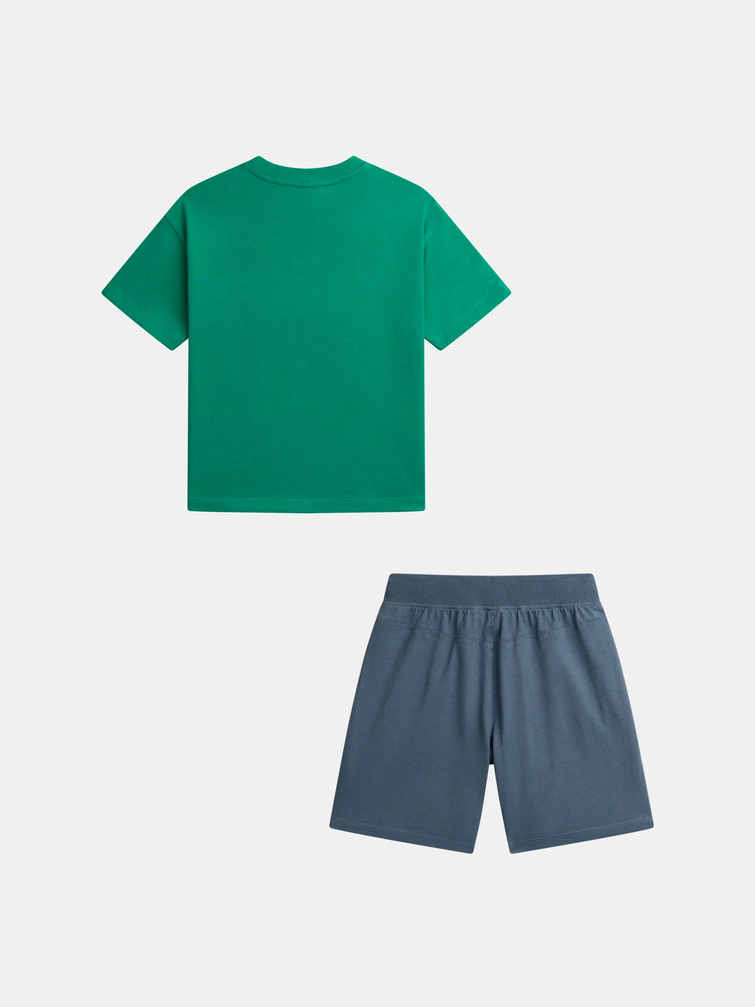 Completo di t-shirt verde e pantaloni corti blu scuro con animazione per ragazzi - Image 12
