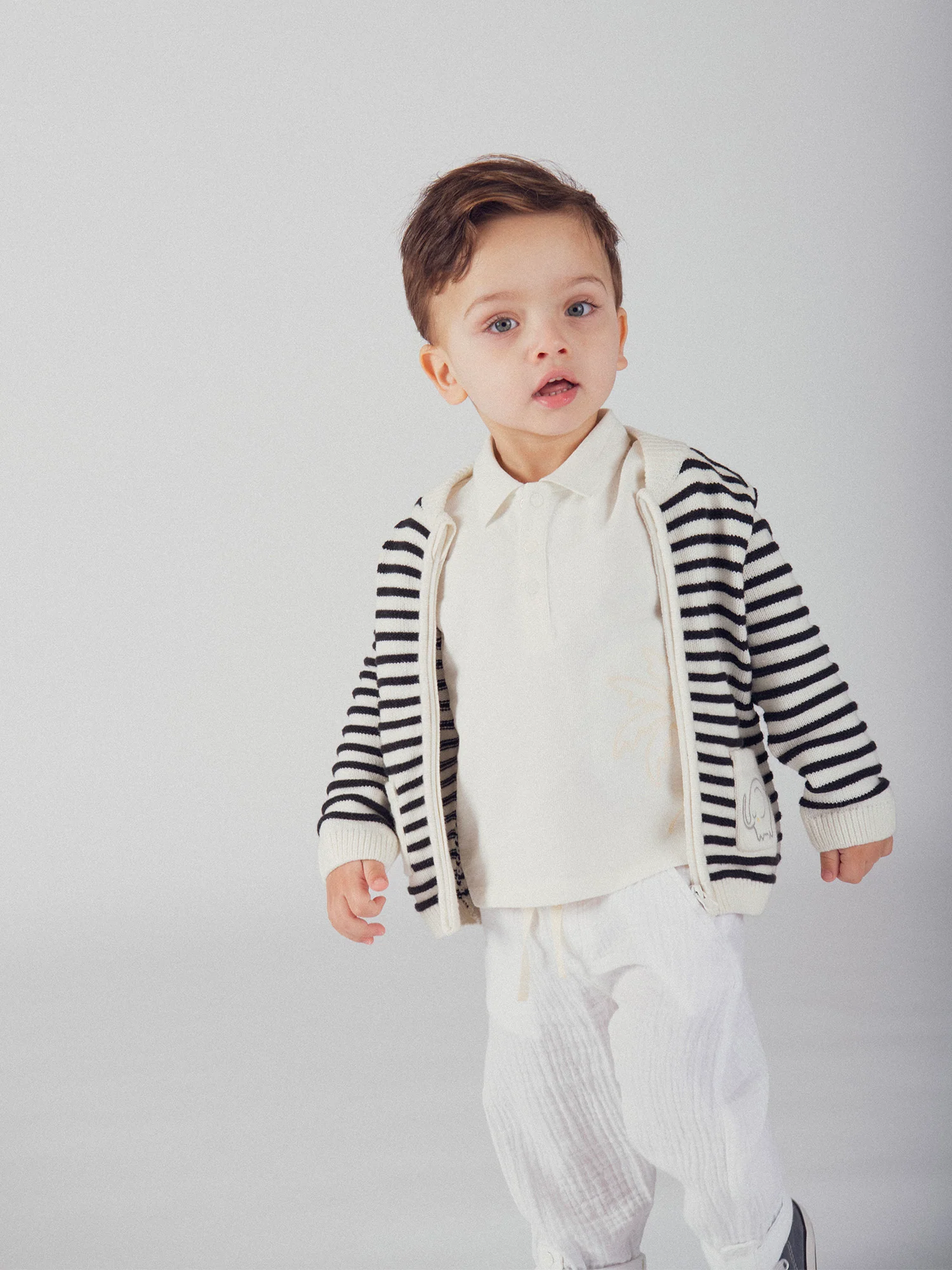 Gilet a righe con zip e ricamo di elefante per bambino - Image 4