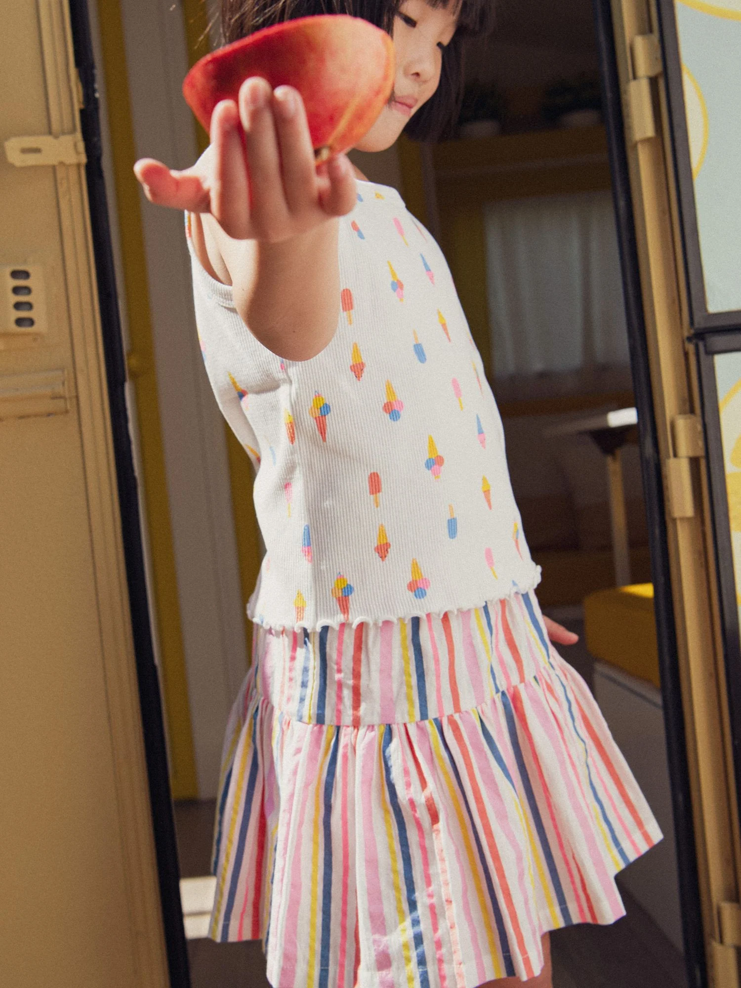 Gonna ecru con pantaloni integrati e strisce multicolori per ragazze - Image 3