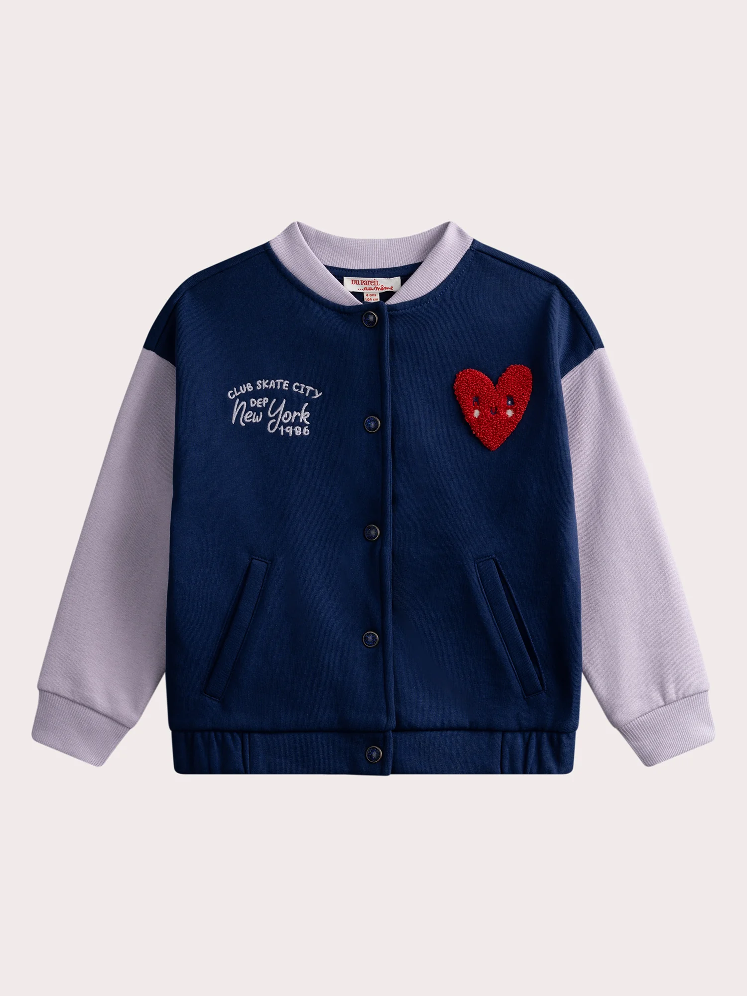 Orsetto blu e viola con toppe a cuore