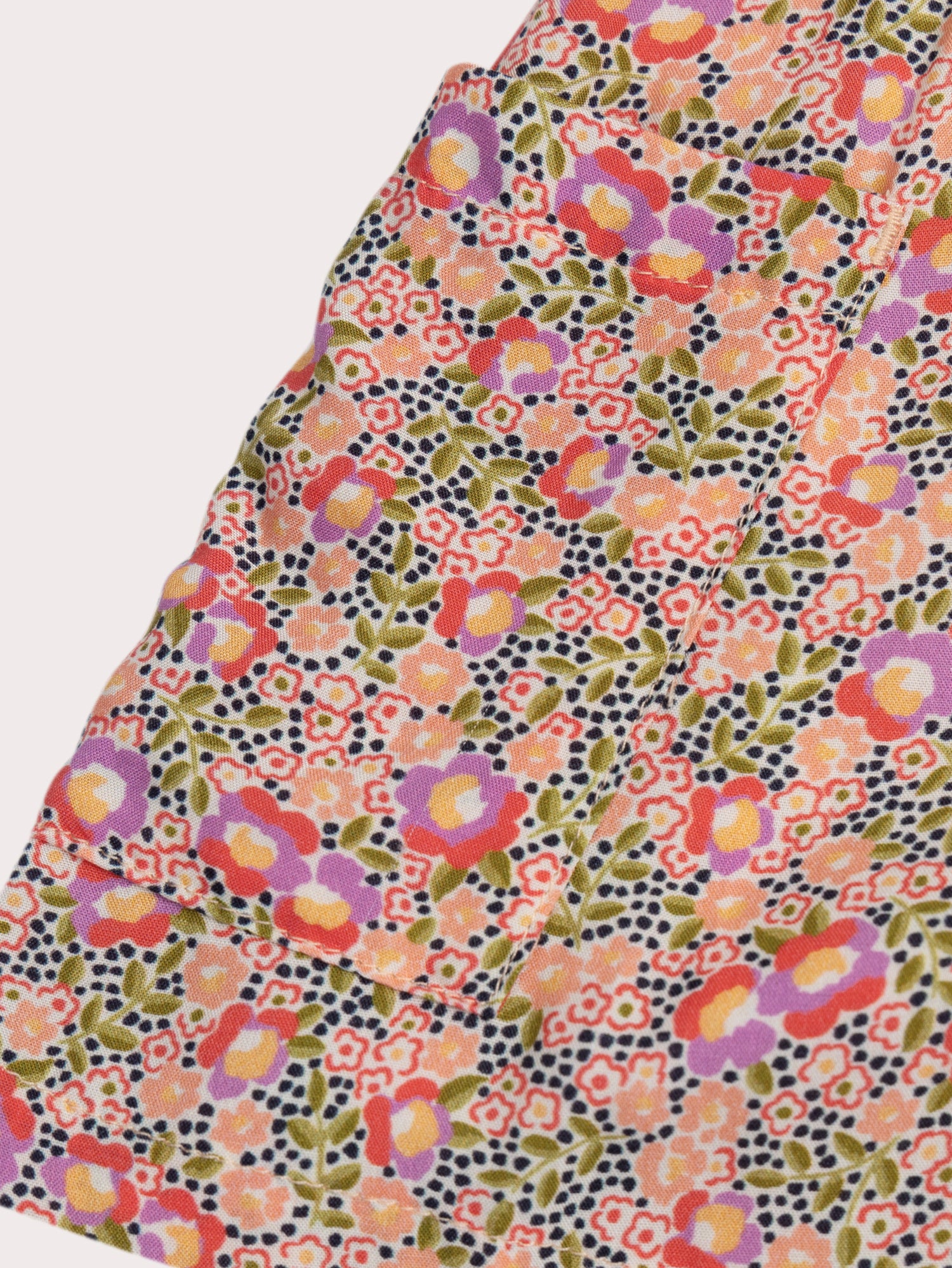 Pantaloni corti fluidi stampati a fiori - Image 3
