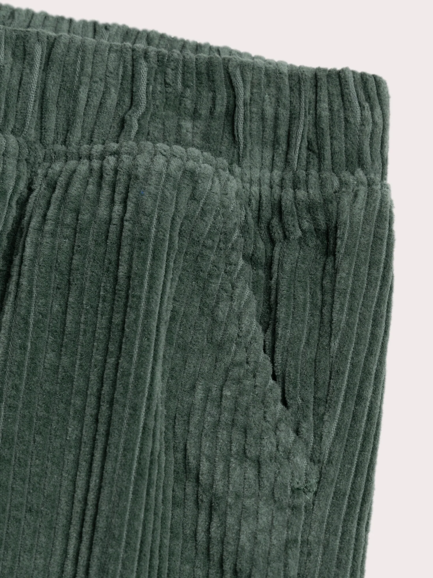 Pantaloni Verdi in Velluto Caldo - Image 3