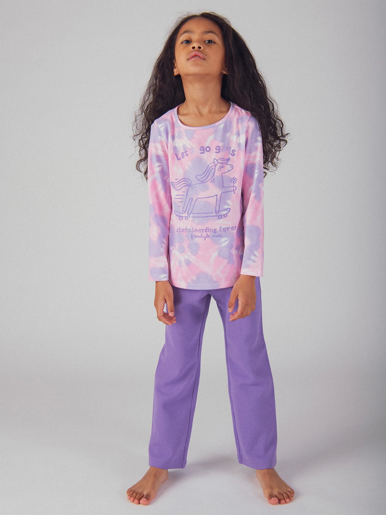 Pigiama Tie-Dye Viola con Motivo 'Pony Skateboarding Fever' per Ragazze - Image 2