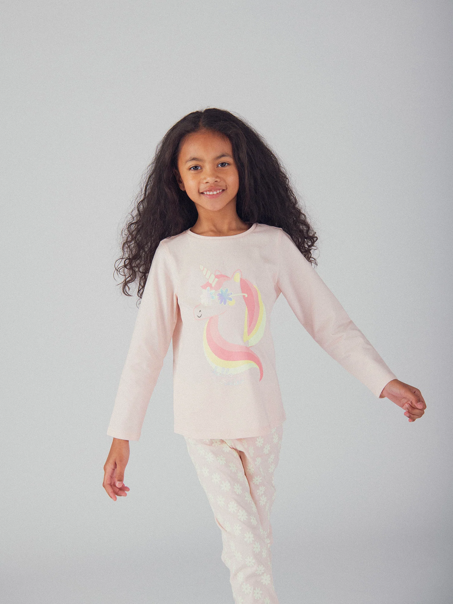 Pyjama long phosphorescent  rose poudré à motif licorne pour enfant fille - Image 3