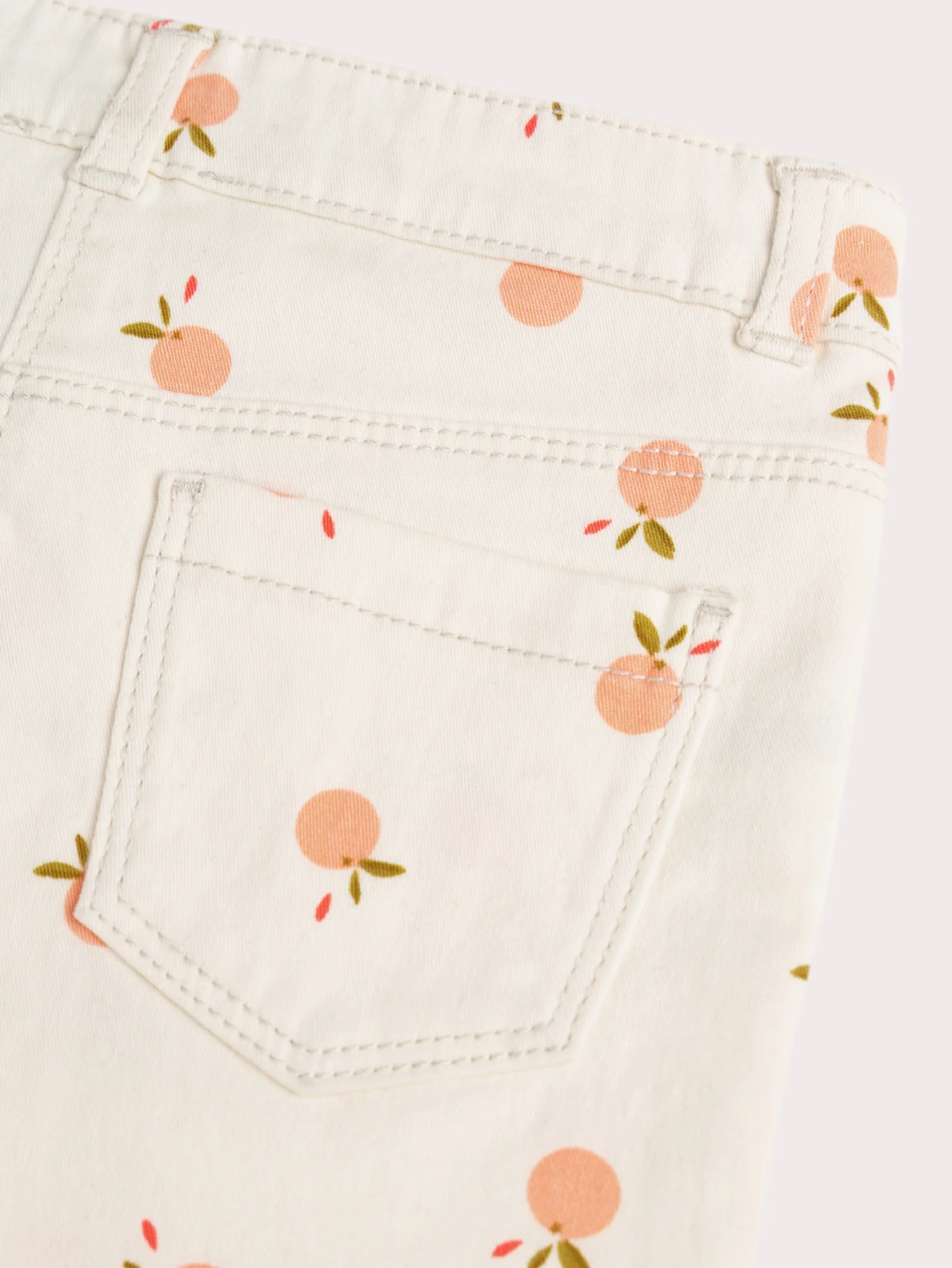 Short beige con stampa di frutta - Image 3
