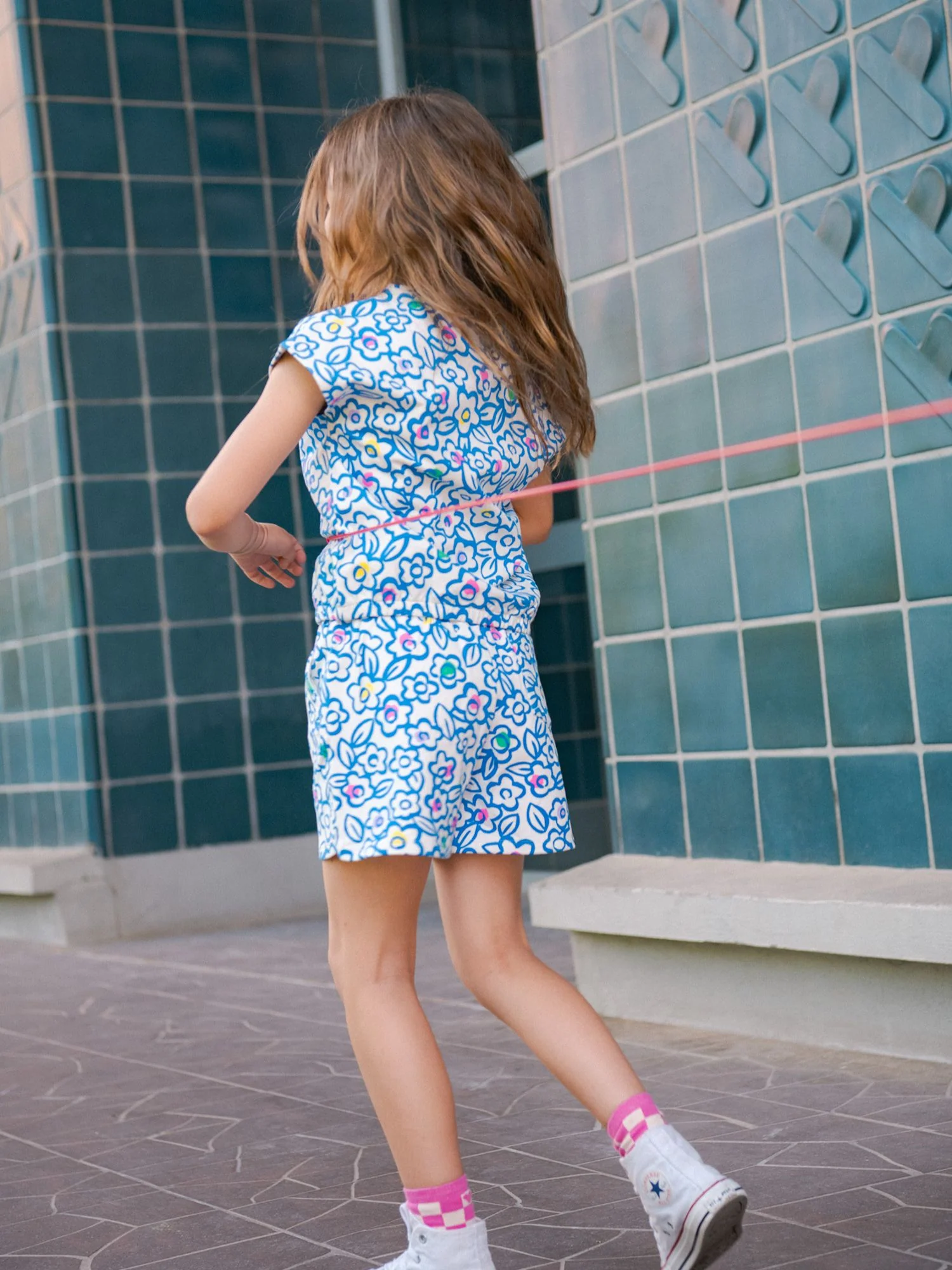 Shorts ecru con stampa floreale per ragazze - Image 5