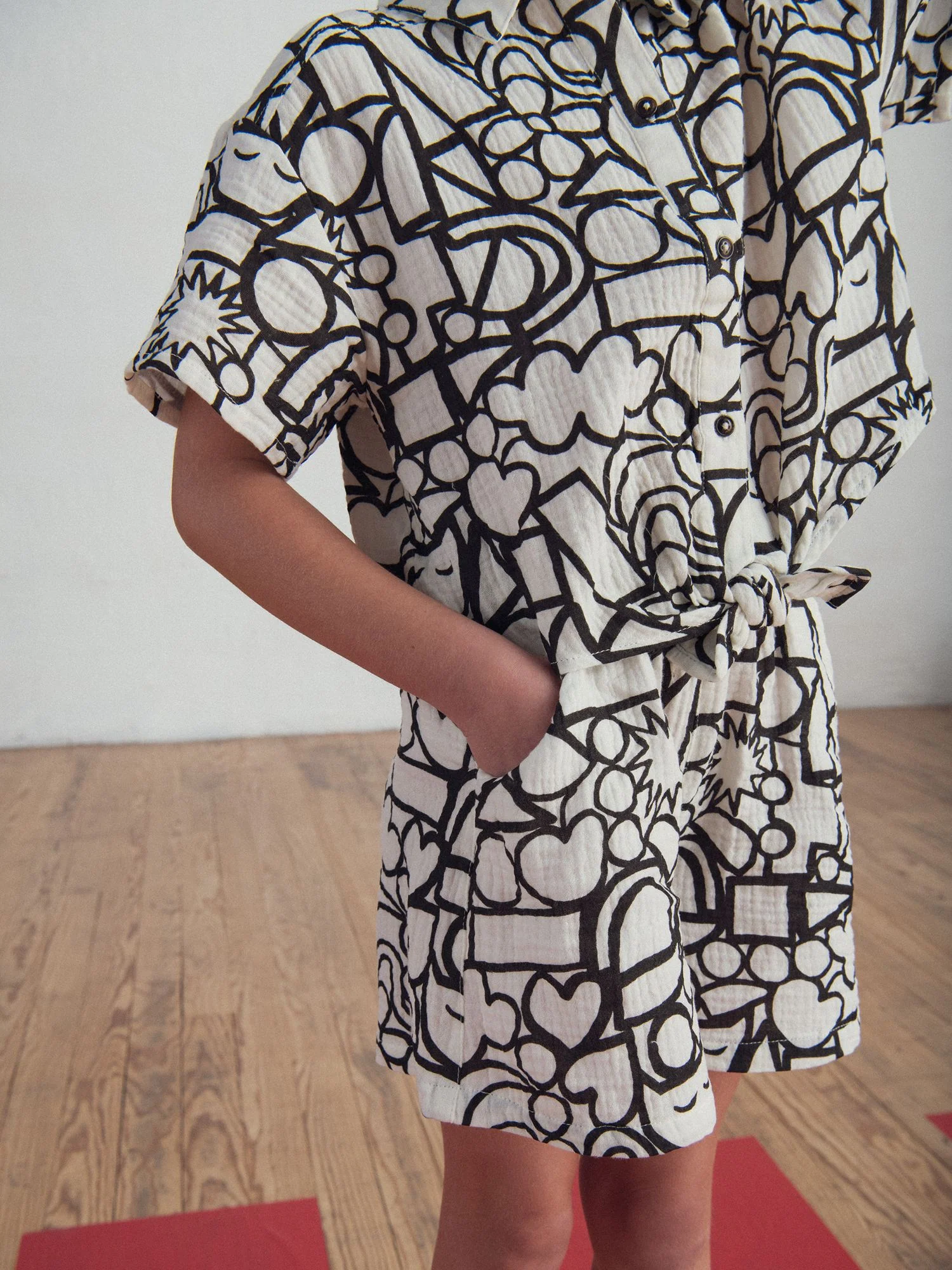 Short ecru con stampa grafica per ragazze - Image 3