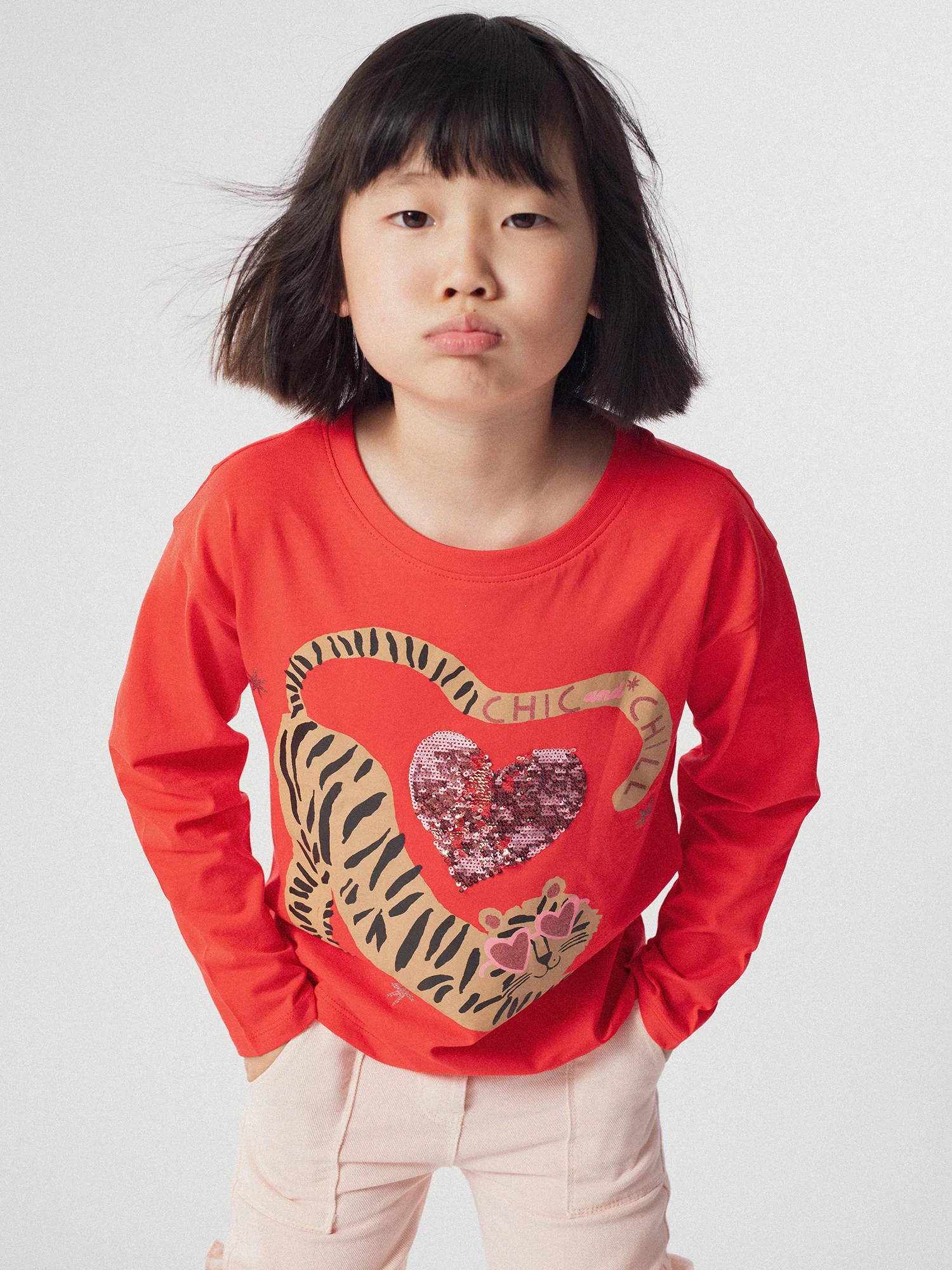 T-shirt a Maniche Lunghe Rossa con Animazione Tigre e Cuore con Paillettes Magiche - Image 2