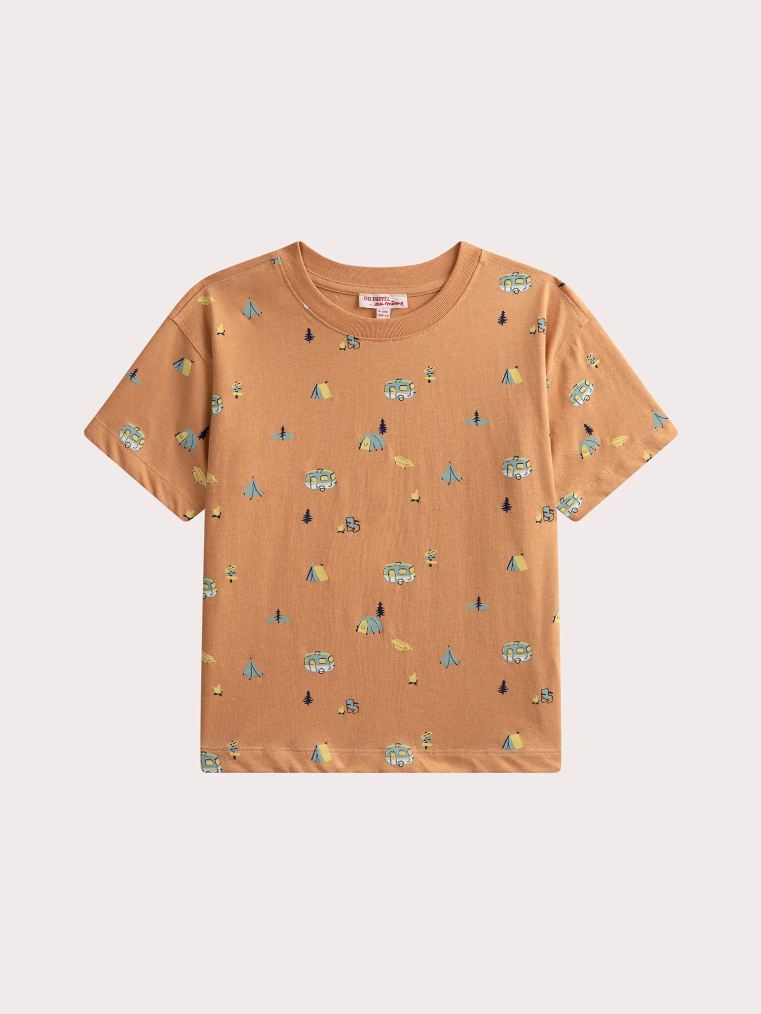 T-shirt arancione a maniche corte con stampa da campeggio