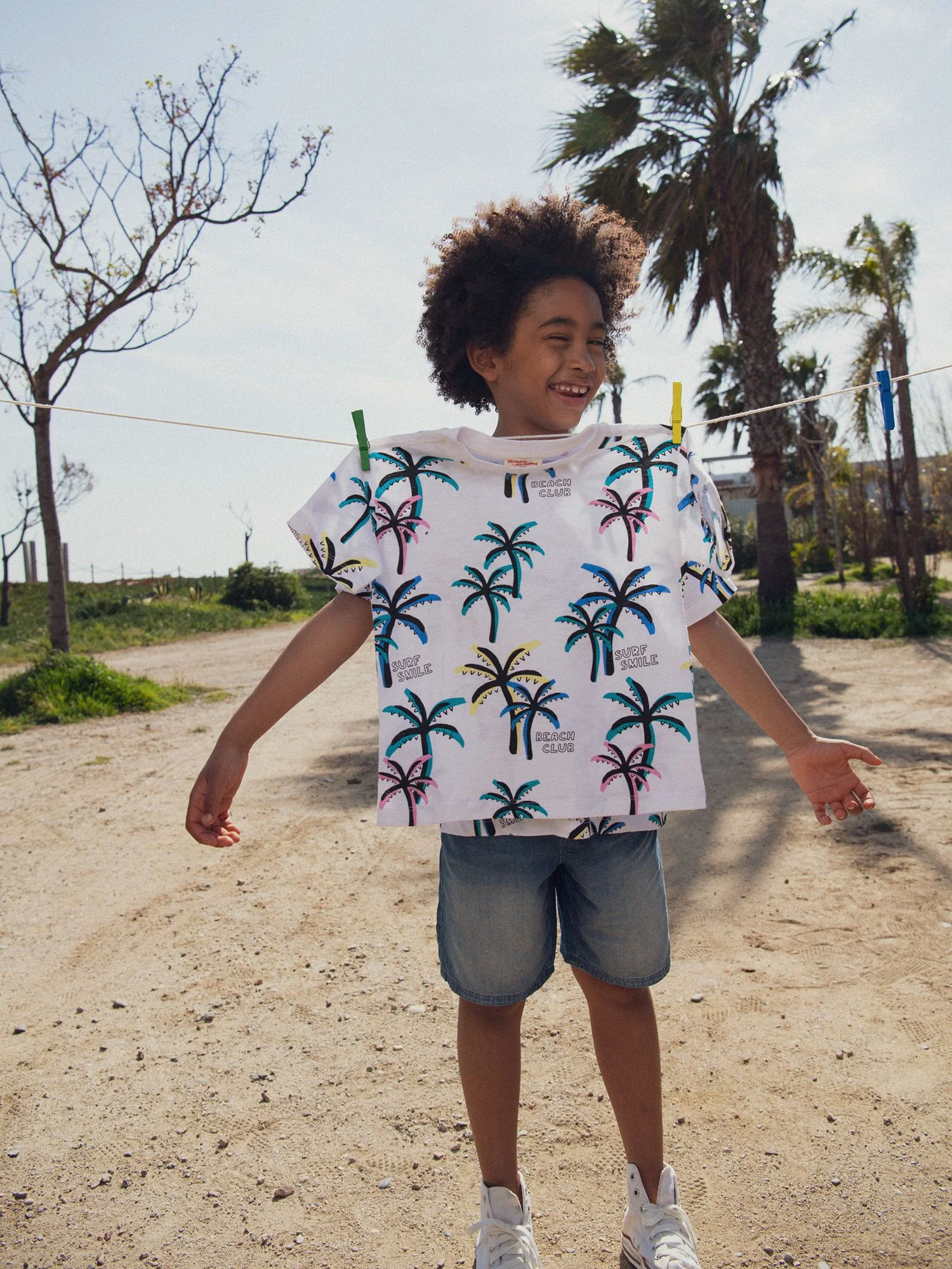 T-shirt bianca con stampa di palme per ragazzi - Image 2