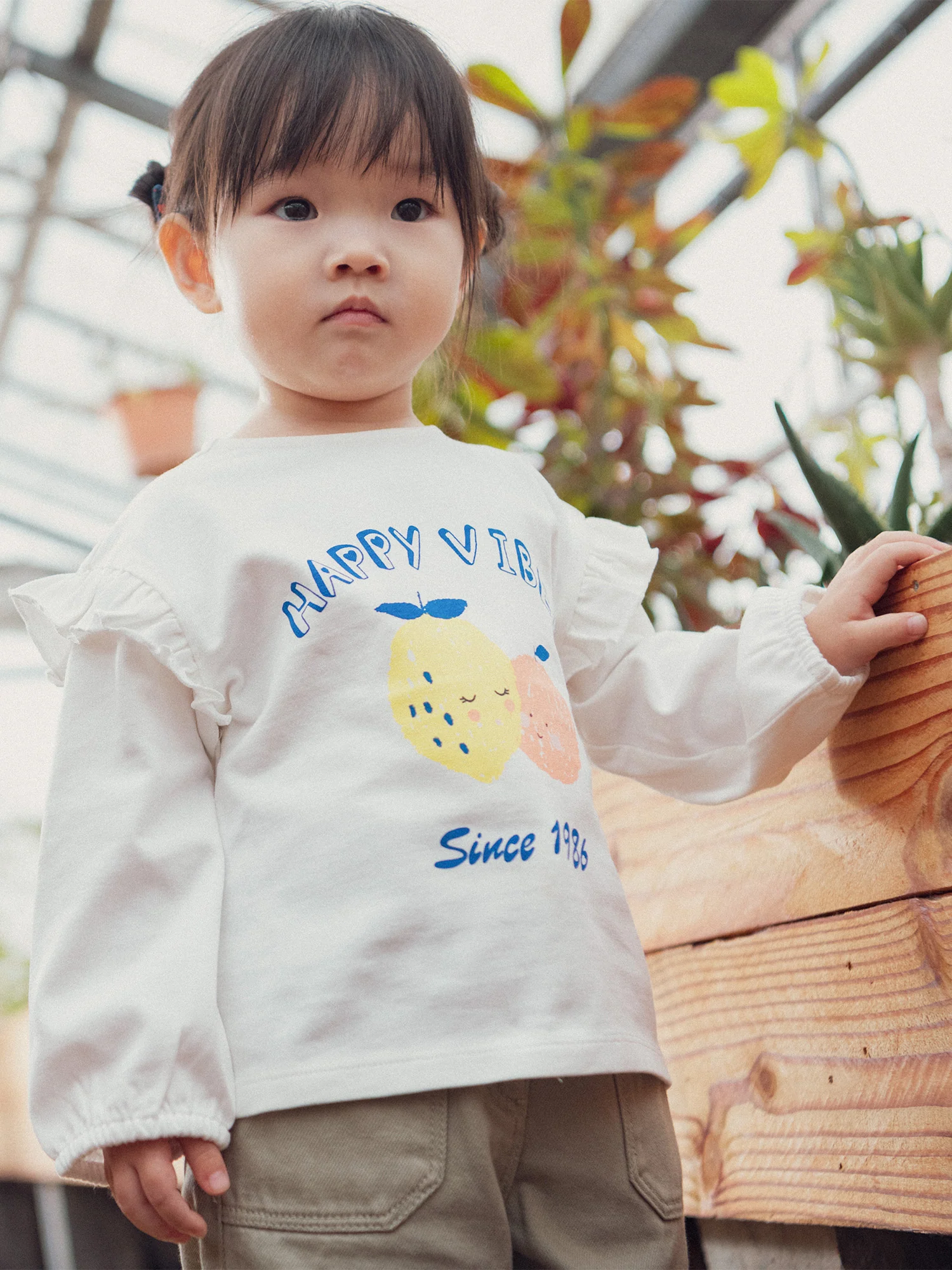 T-Shirt con Maniche Volant Motivo Frutta per Bambina - Image 2