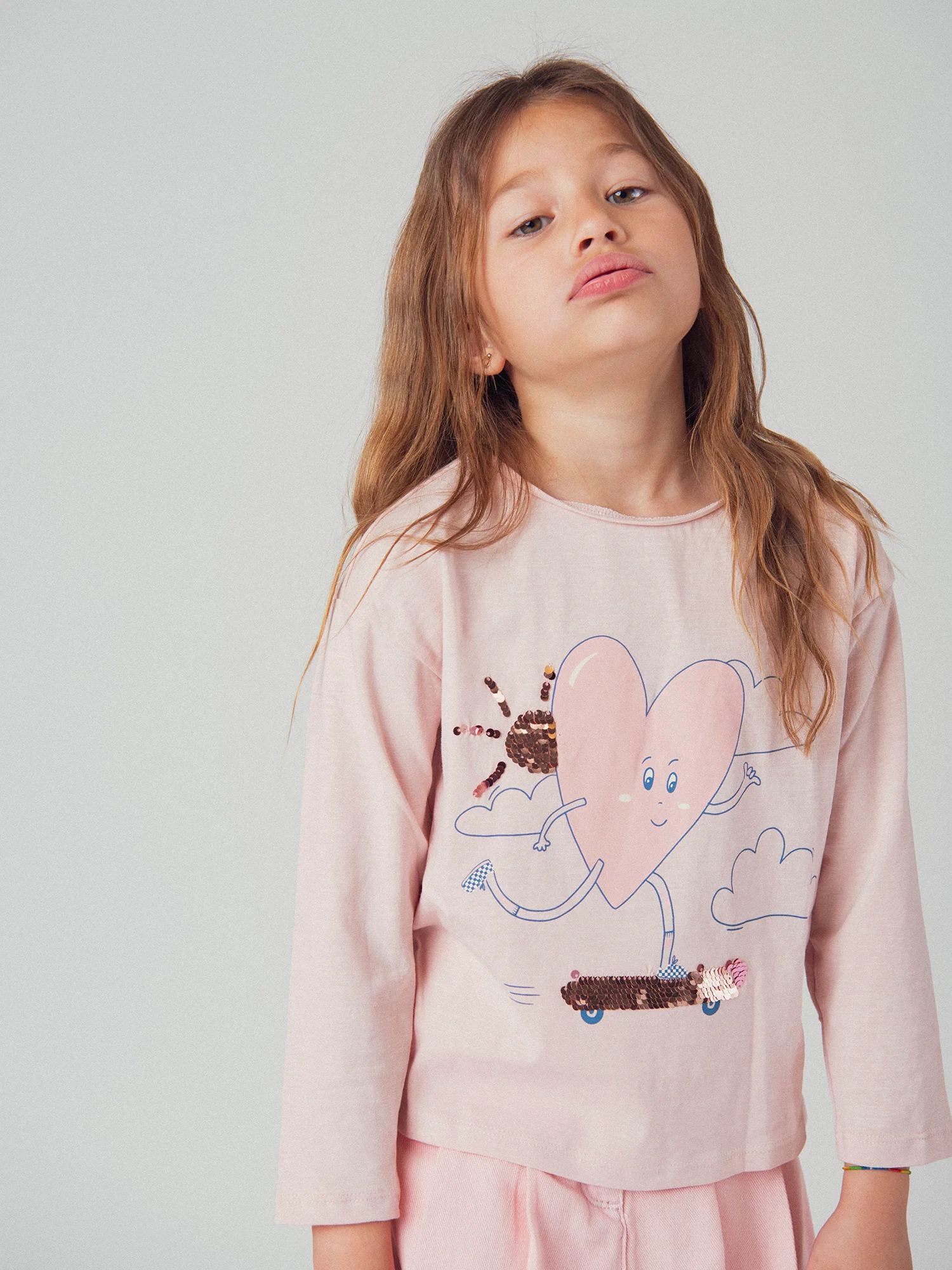 T-shirt rosa chiaro con animazione cuore per ragazze - Image 2