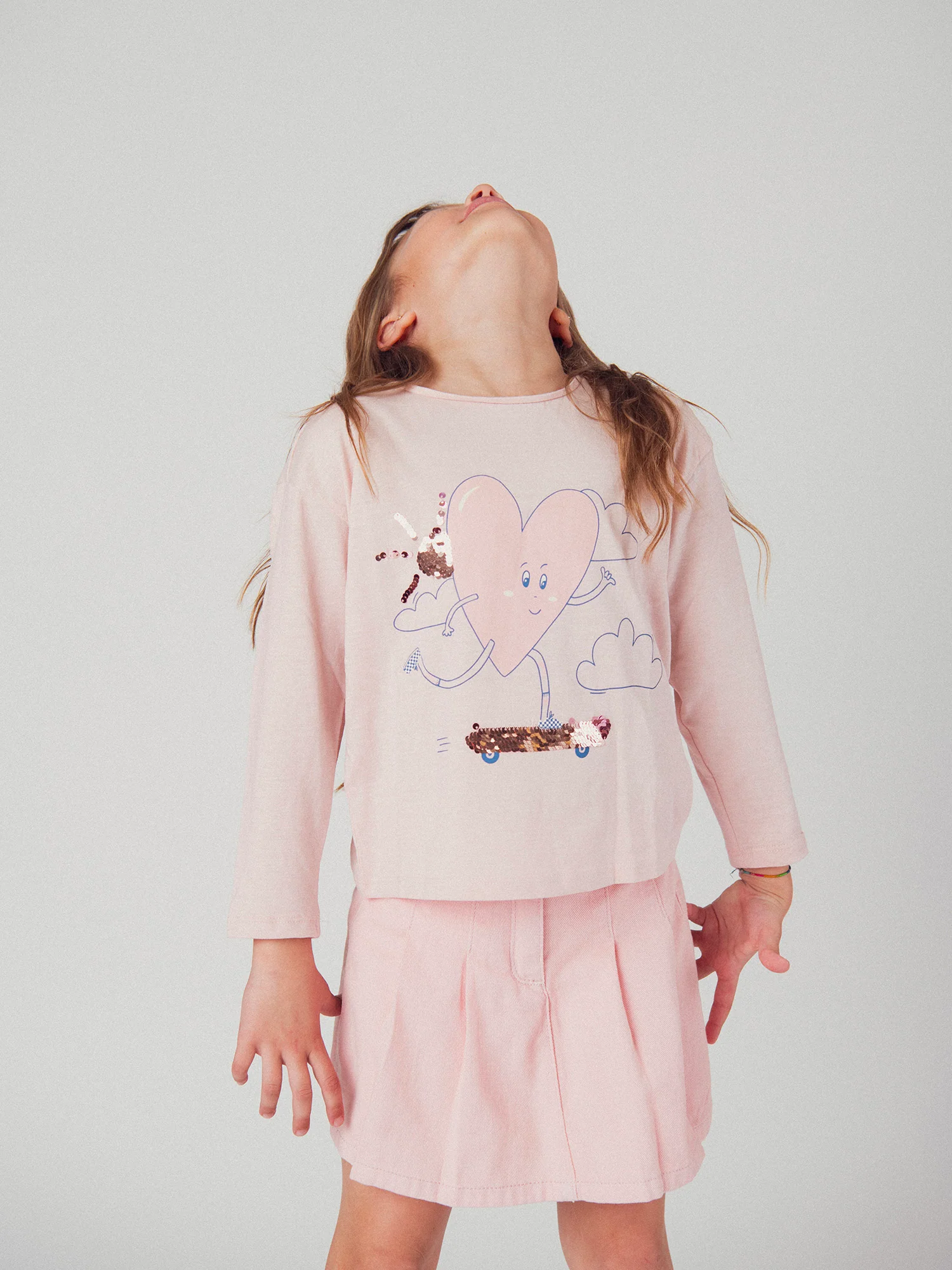 T-shirt rosa chiaro con animazione cuore per ragazze - Image 4