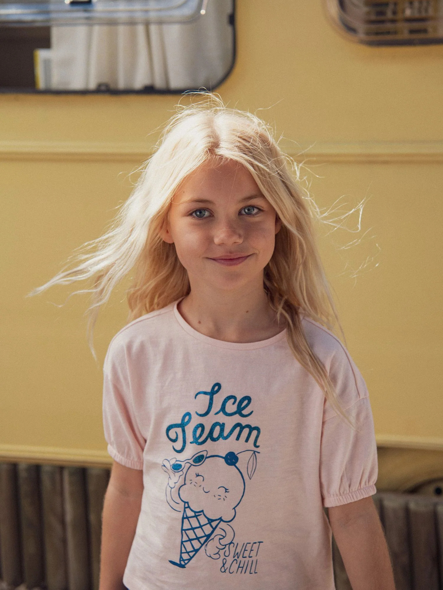 T-shirt rosa con animazione gelato per ragazze - Image 3