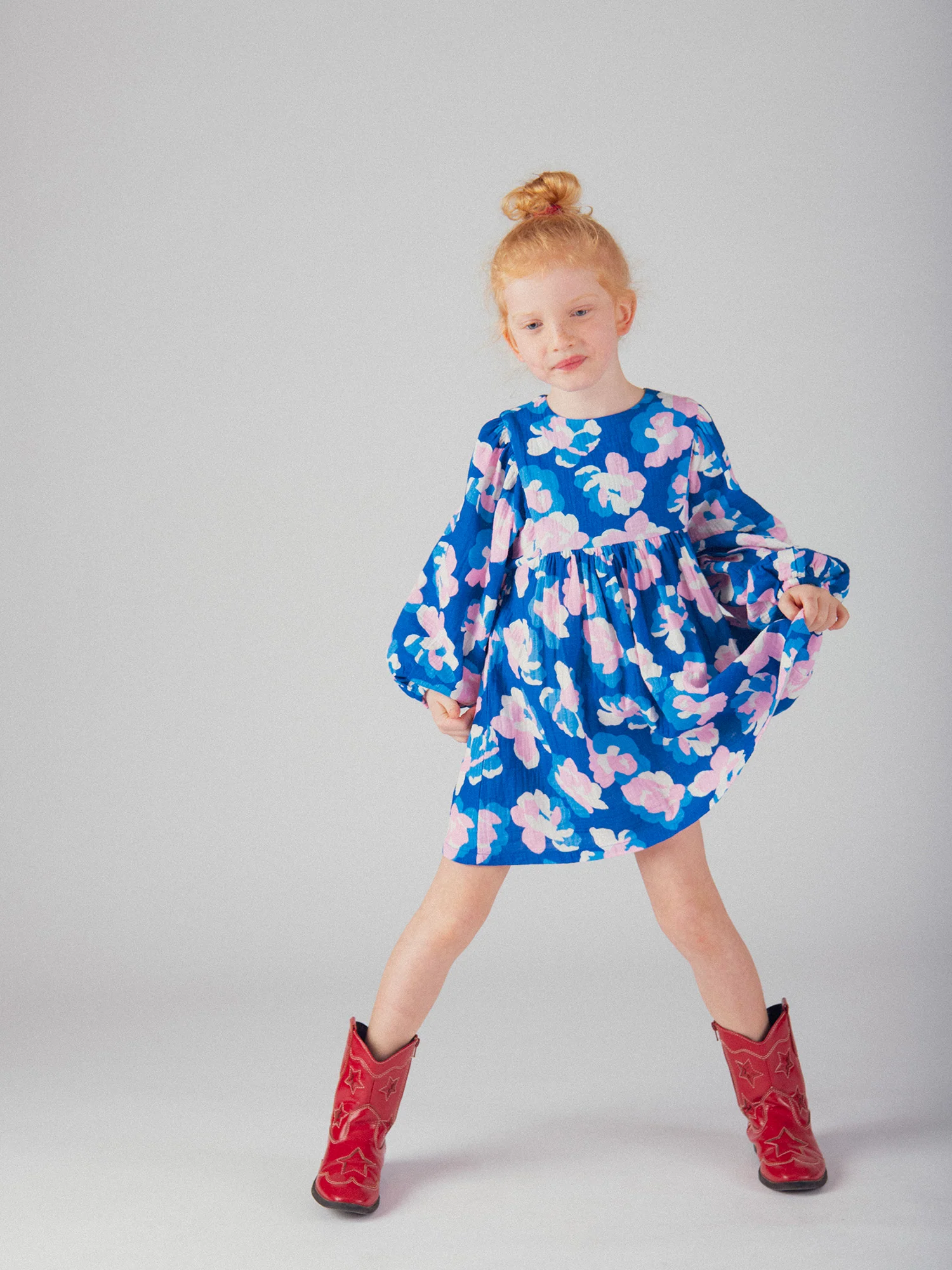 Vestito blu con stampa floreale per ragazze - Image 2